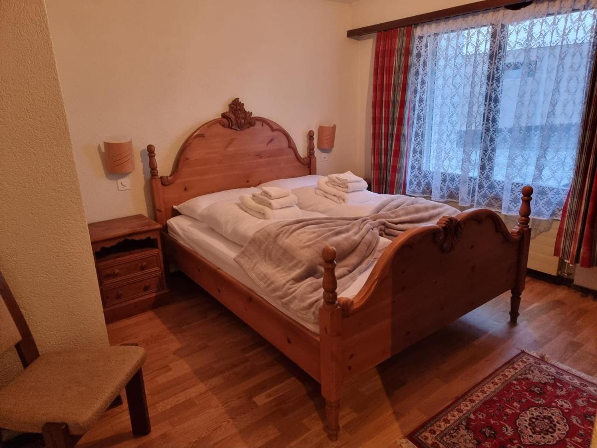 Modern Taesch Apartment With Free Parking Kültér fotó