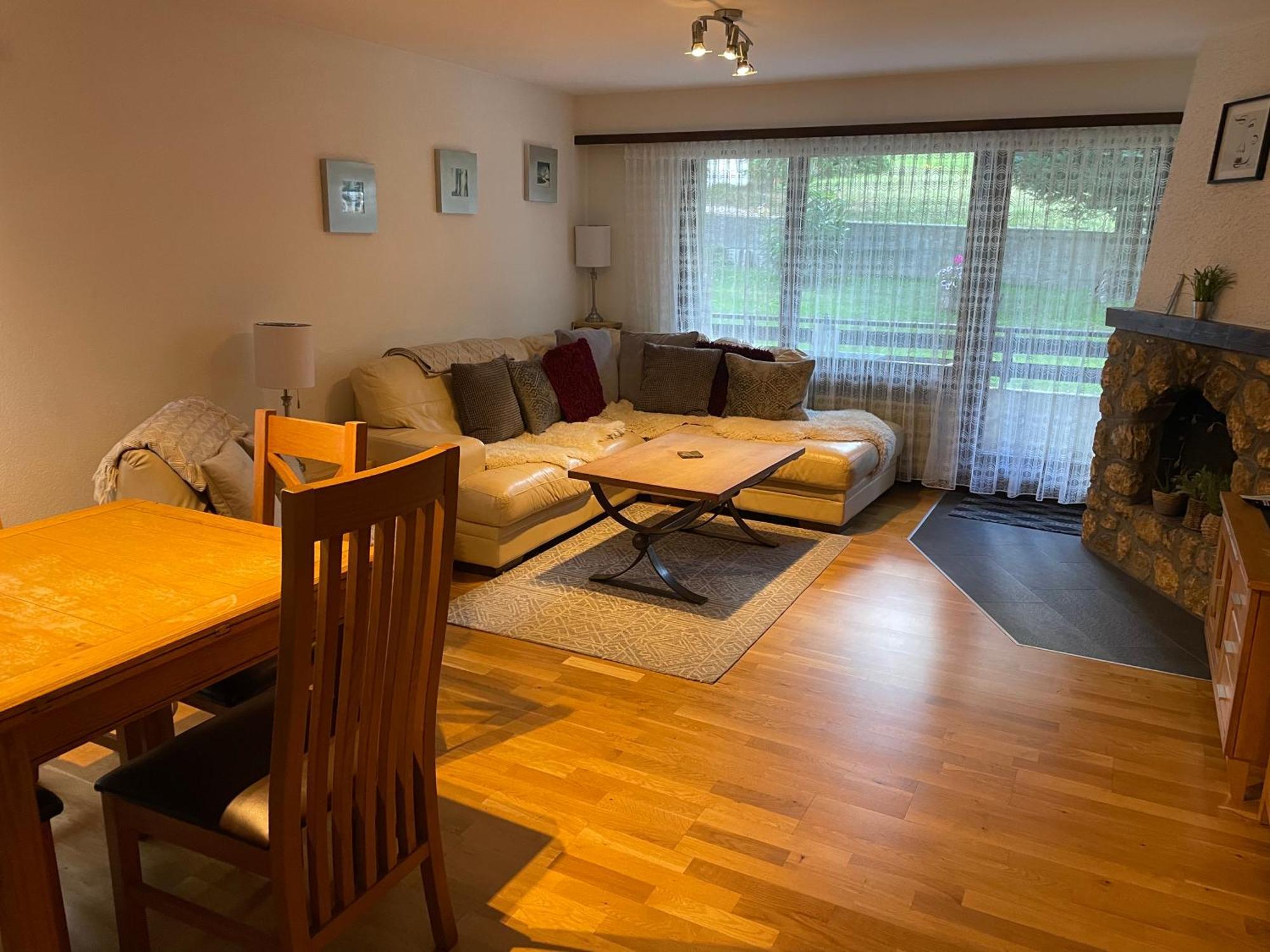 Modern Taesch Apartment With Free Parking Kültér fotó